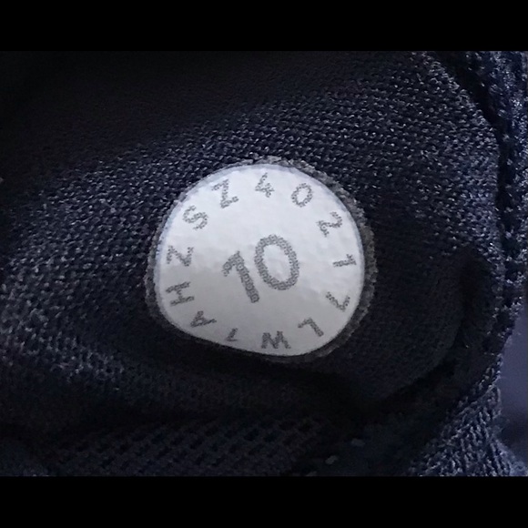 Lululemon top size 10 - Picture 6 of 6